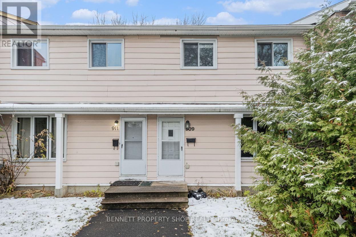 909 Greenbriar Avenue