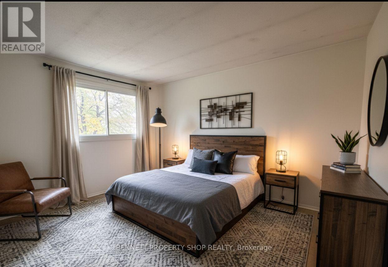 909 Greenbriar Avenue