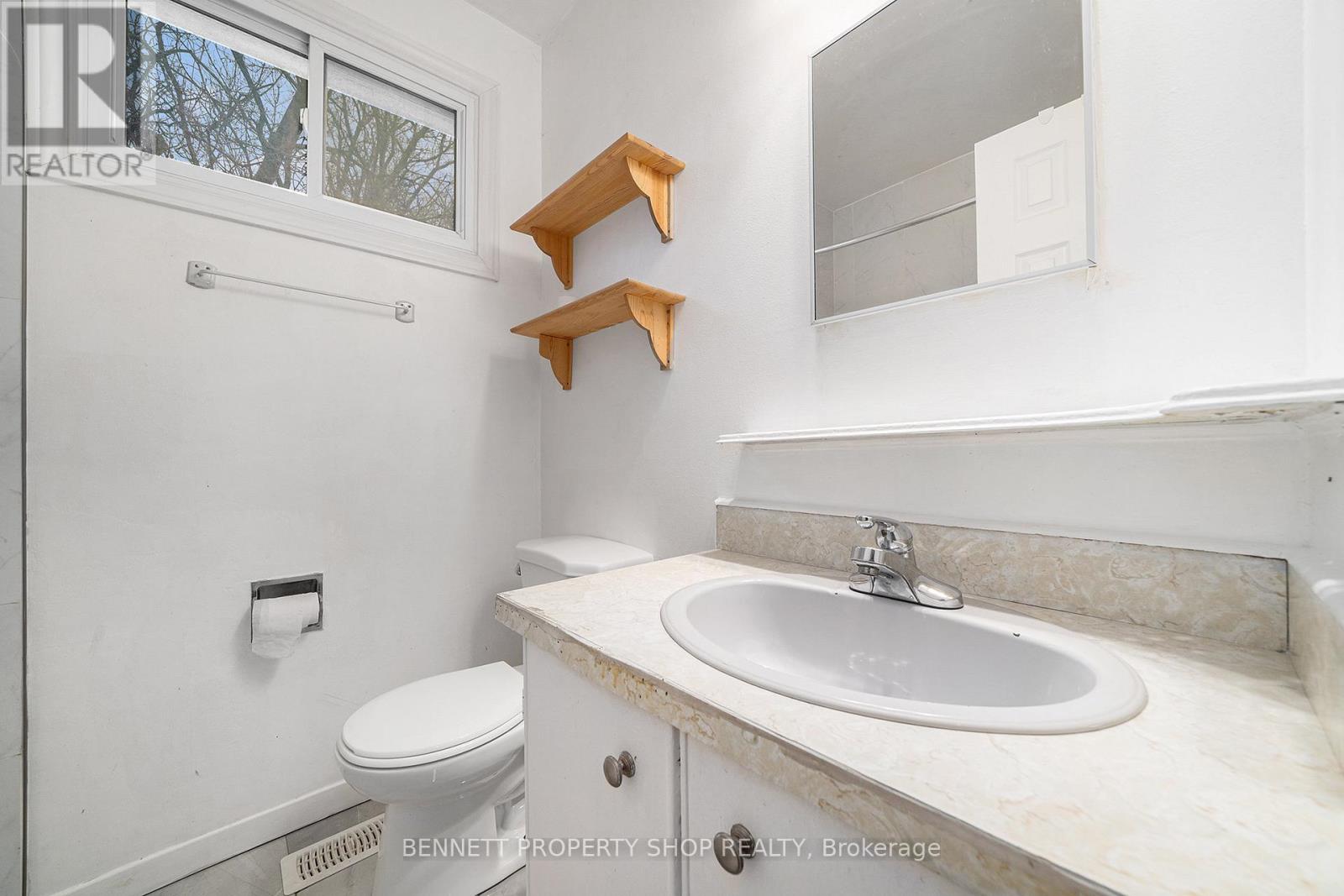 909 Greenbriar Avenue