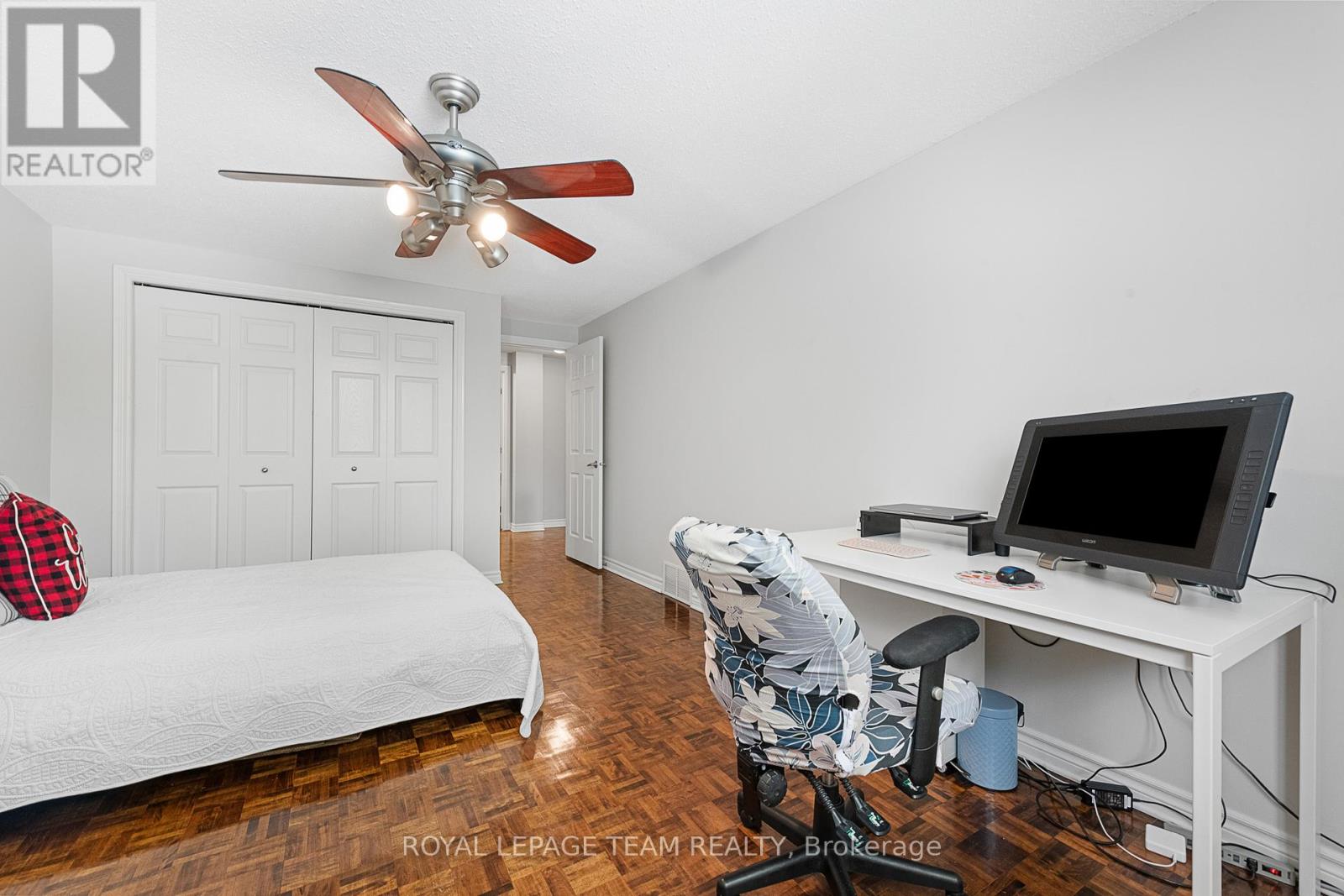 54 - 227 Ridgepark Private