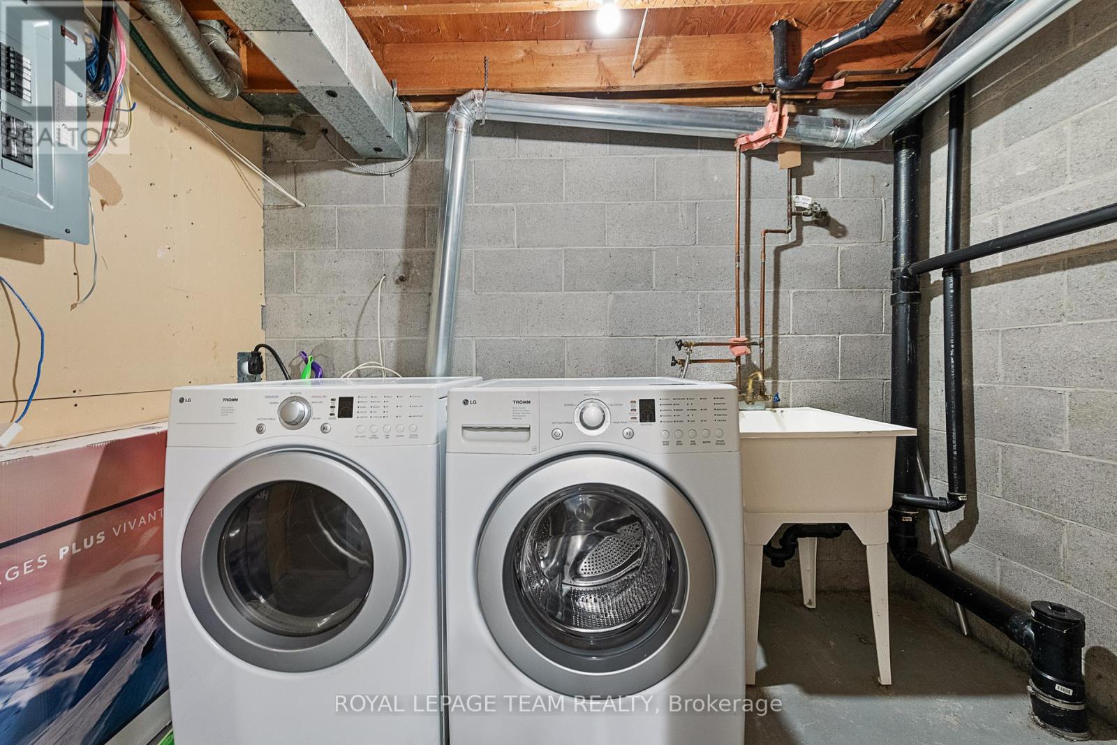 54 - 227 Ridgepark Private