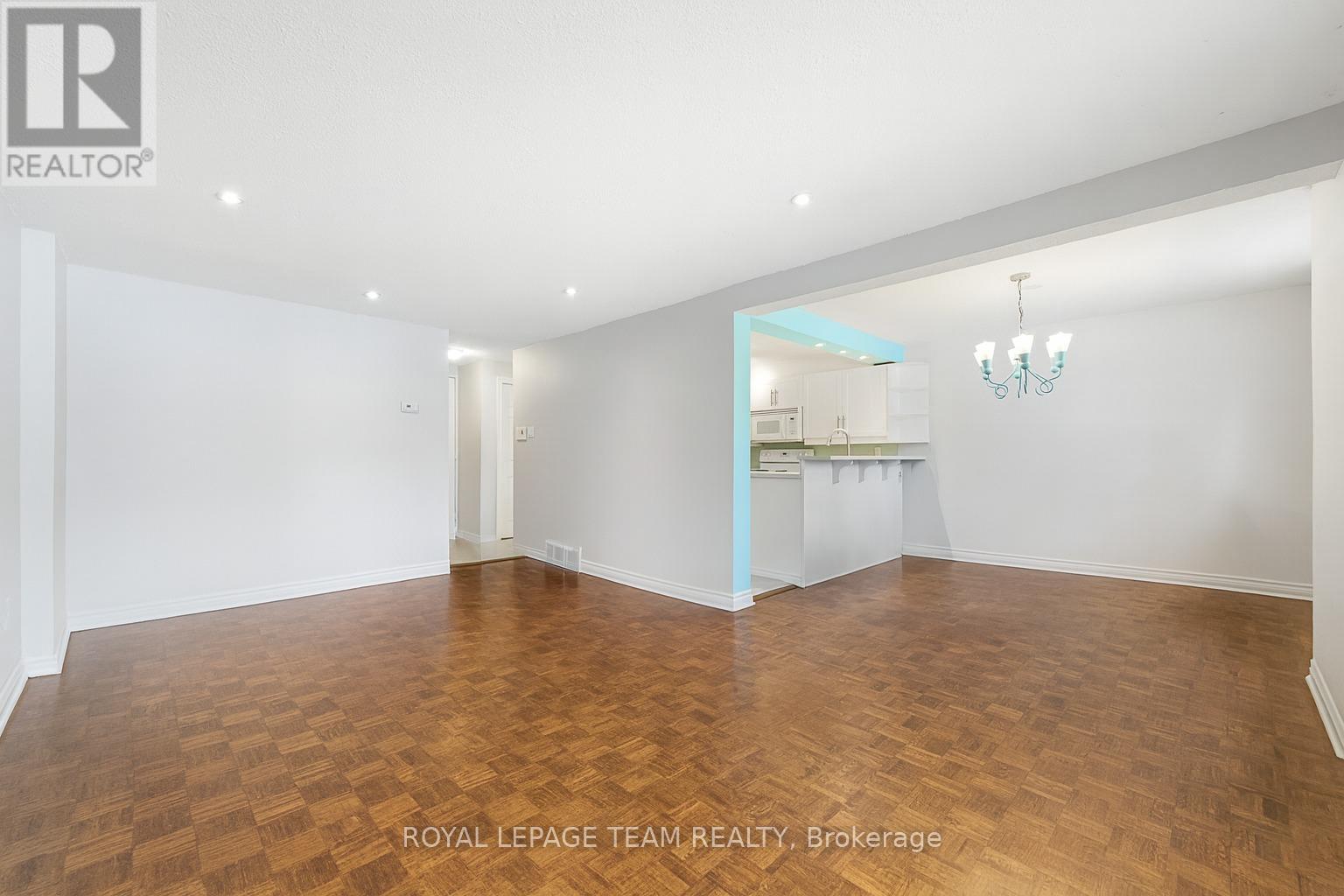 54 - 227 Ridgepark Private