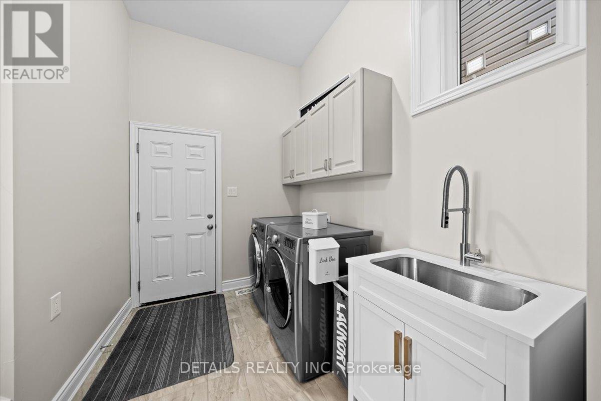 1008 Manage Street W