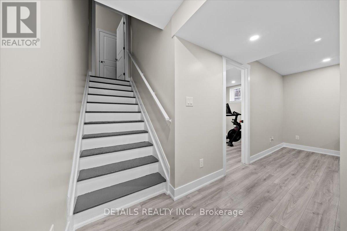 1008 Manage Street W