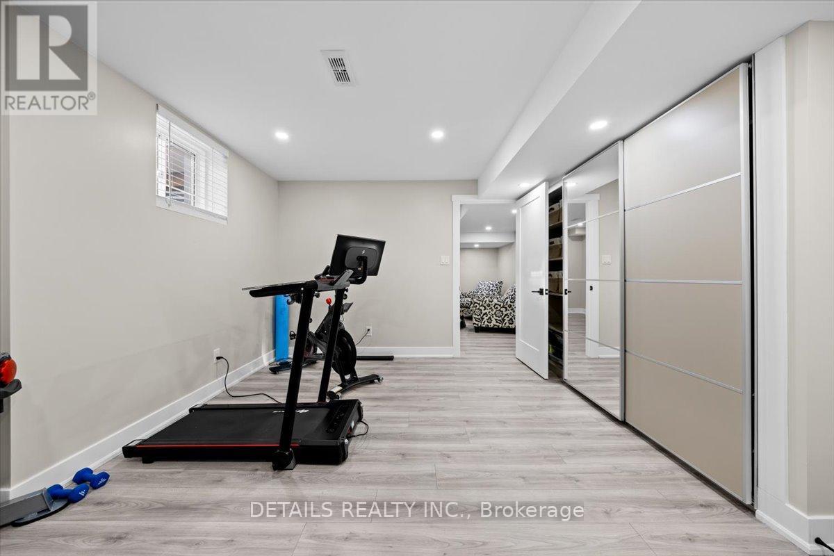 1008 Manage Street W