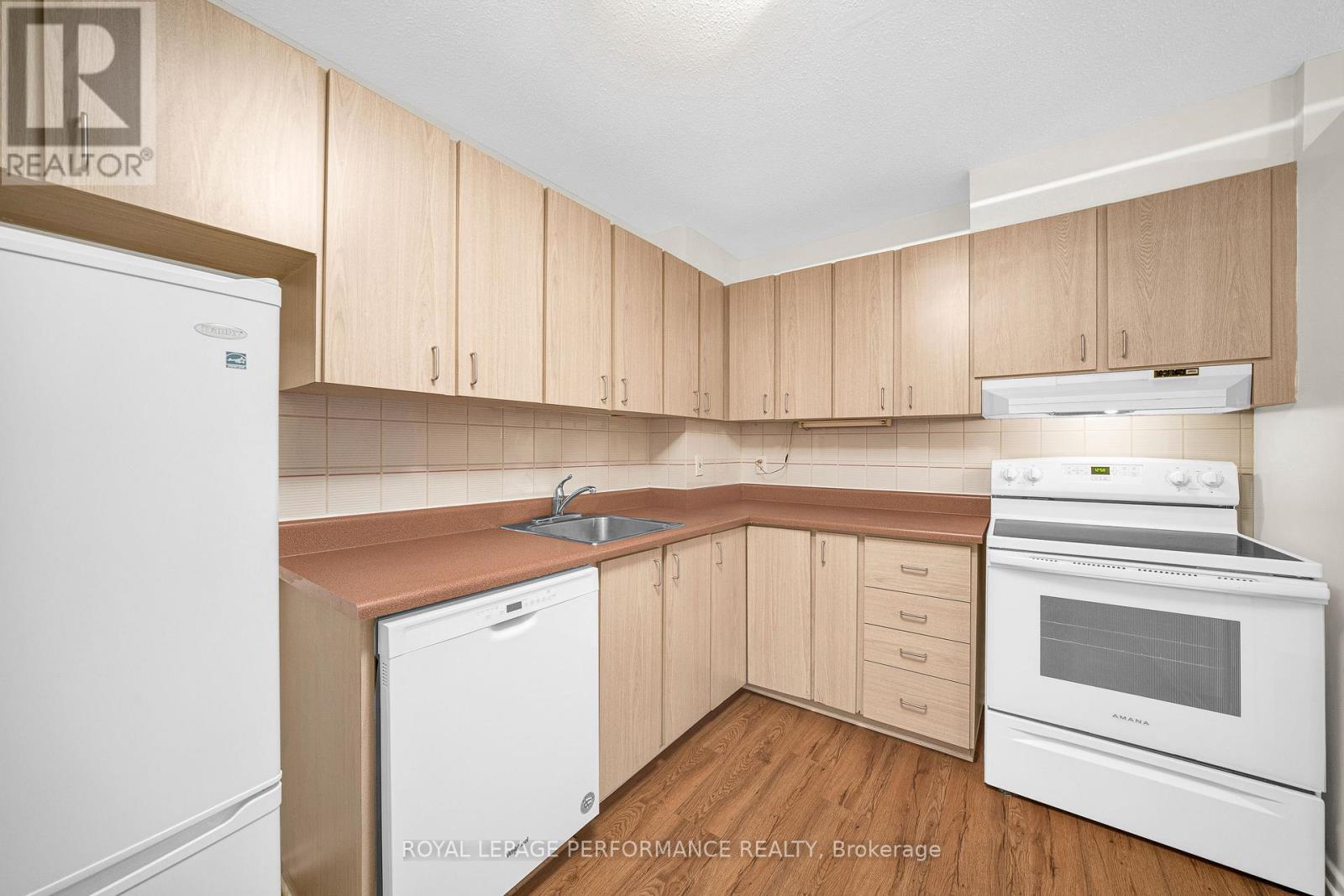 806 - 1599 Lassiter Terrace