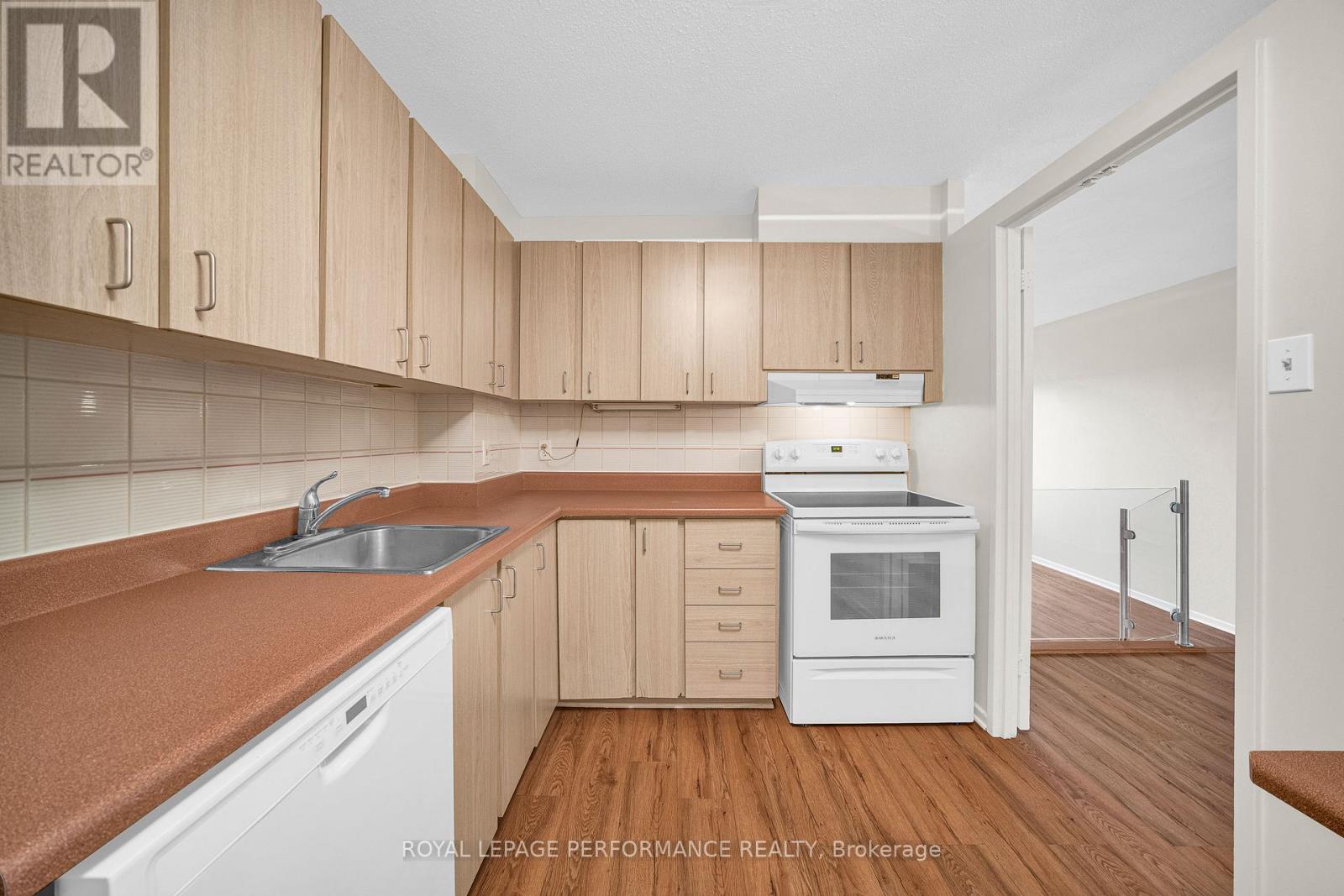 806 - 1599 Lassiter Terrace