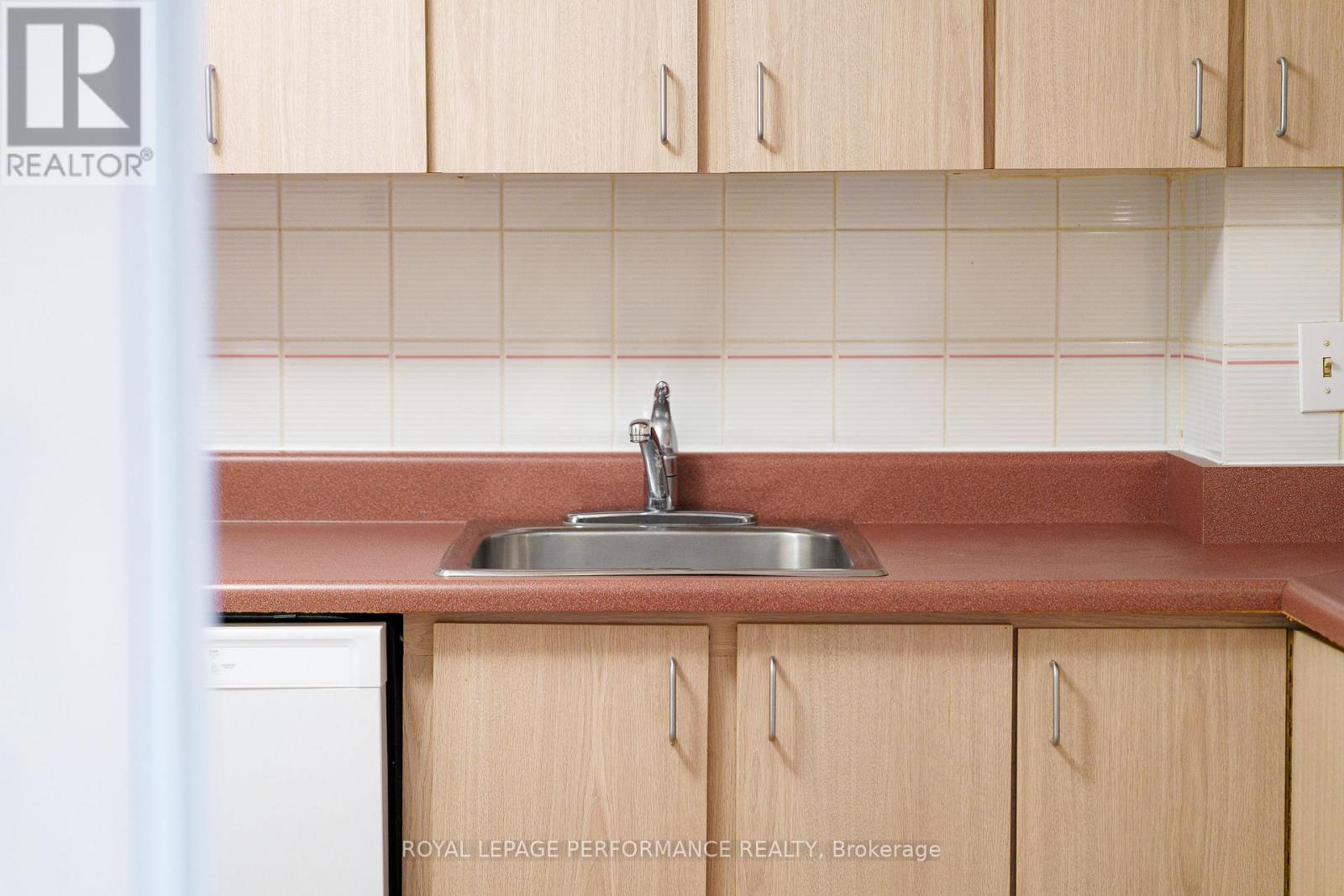 806 - 1599 Lassiter Terrace