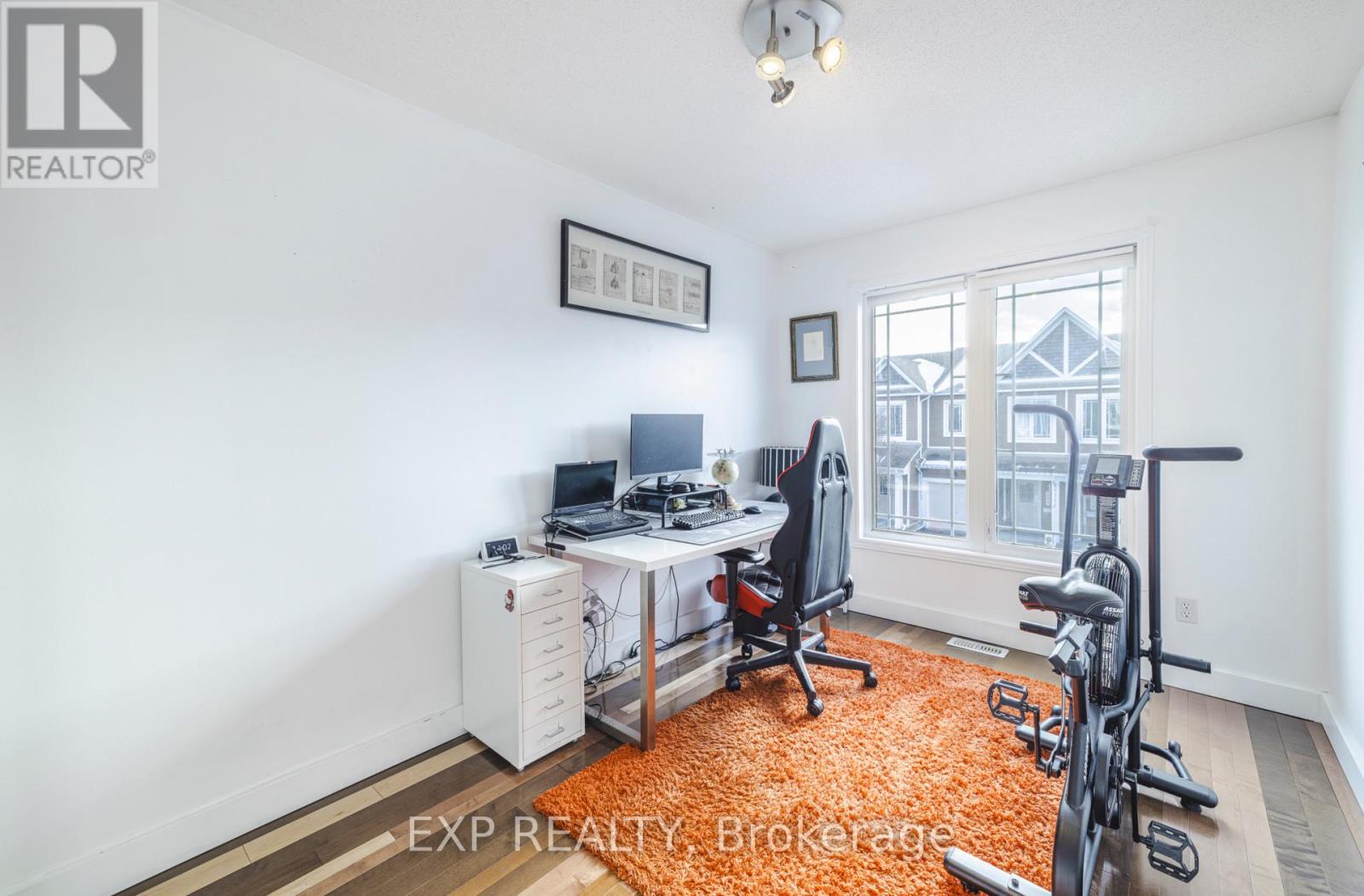 42 - 353 Hillsboro Private