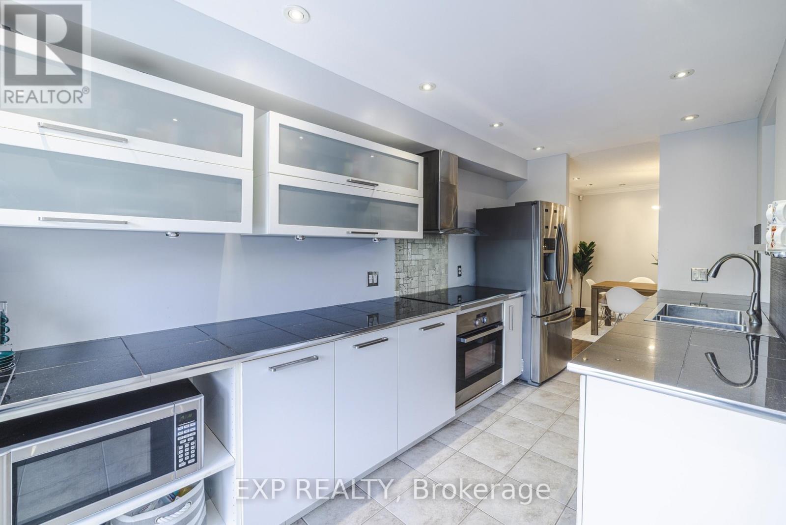 42 - 353 Hillsboro Private