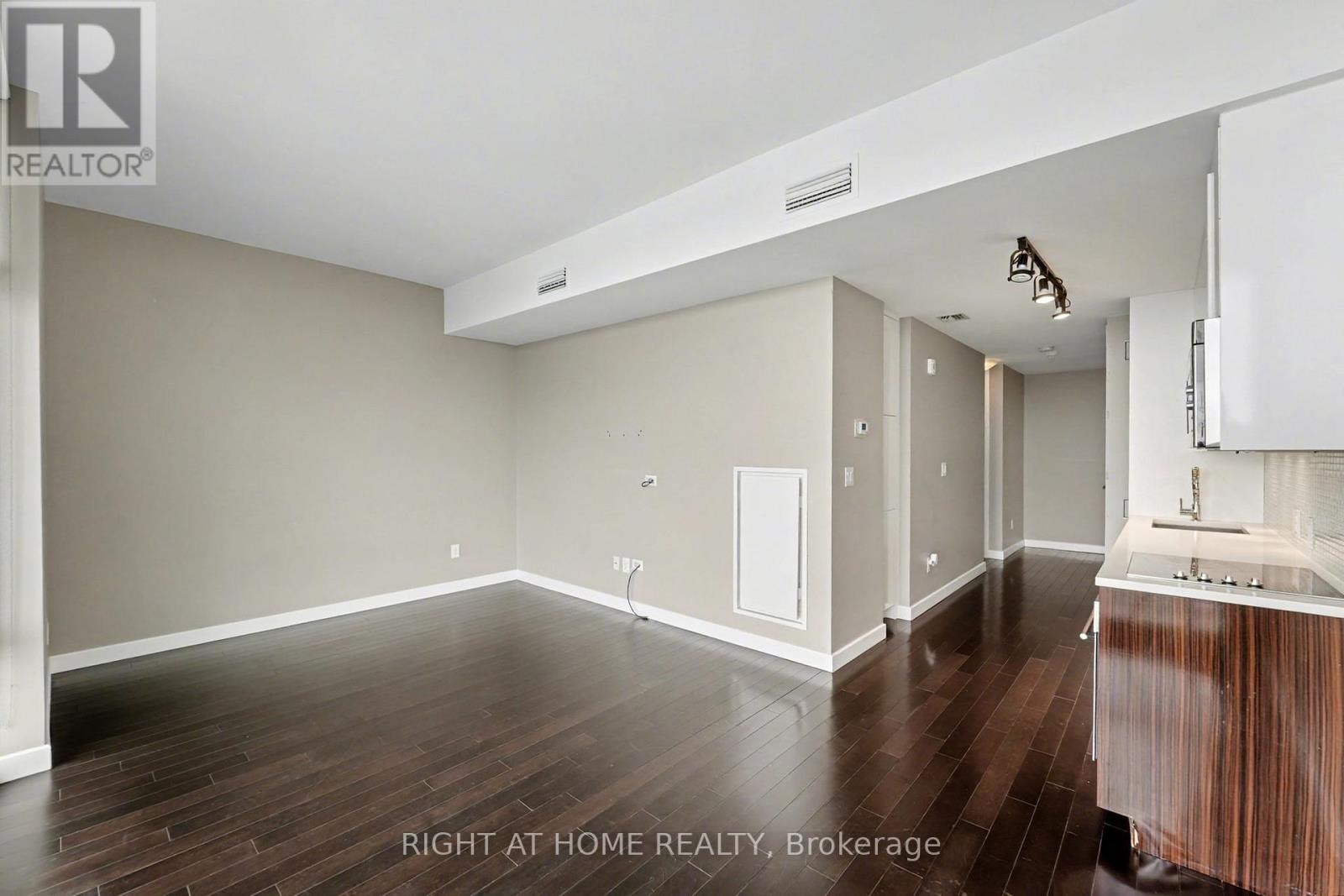 1602 - 201 Parkdale Avenue