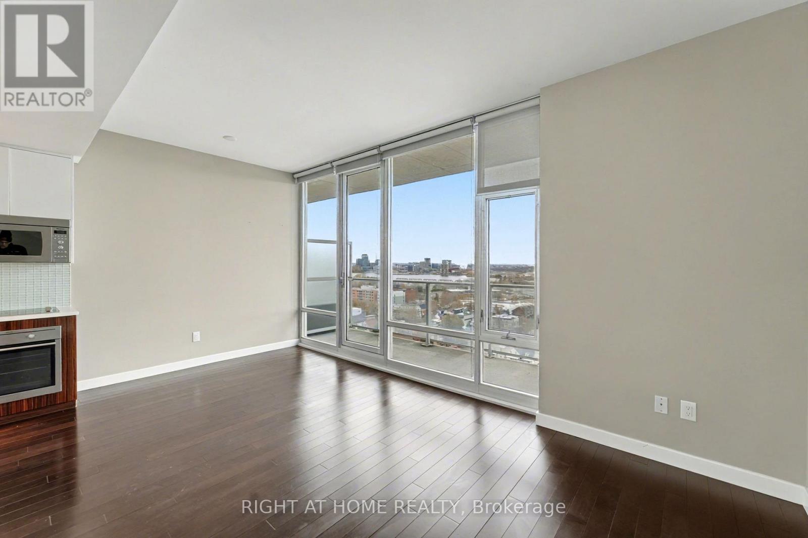 1602 - 201 Parkdale Avenue