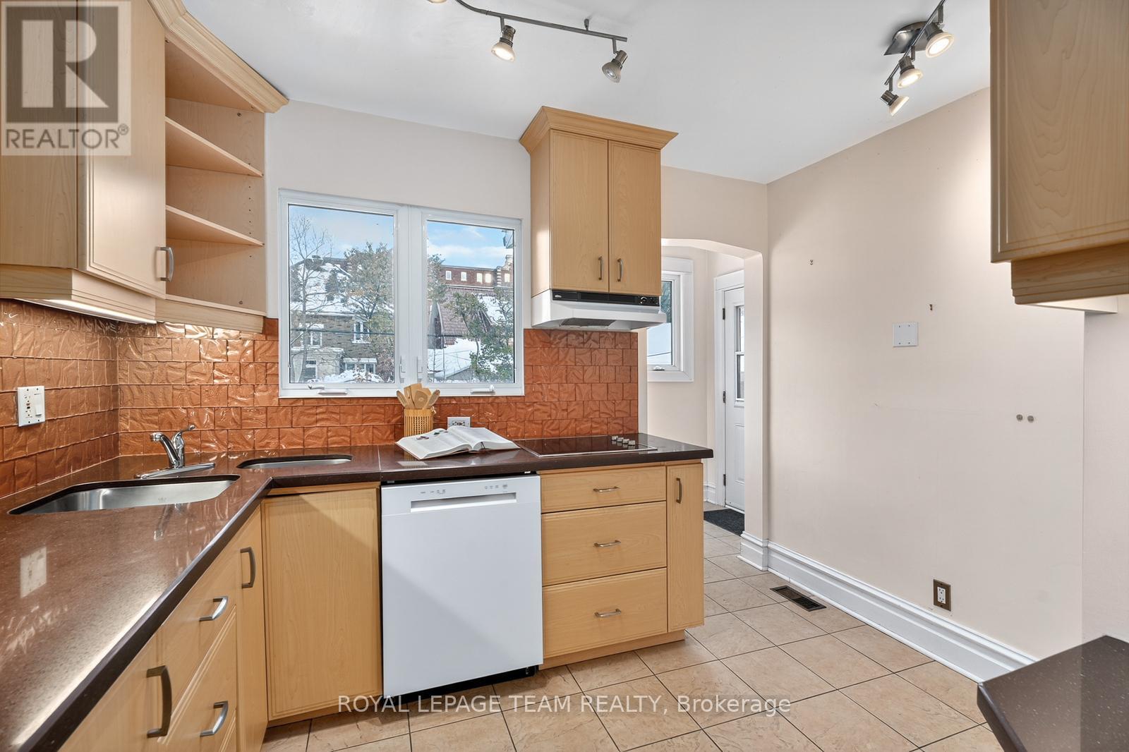 405 Hamilton Avenue S