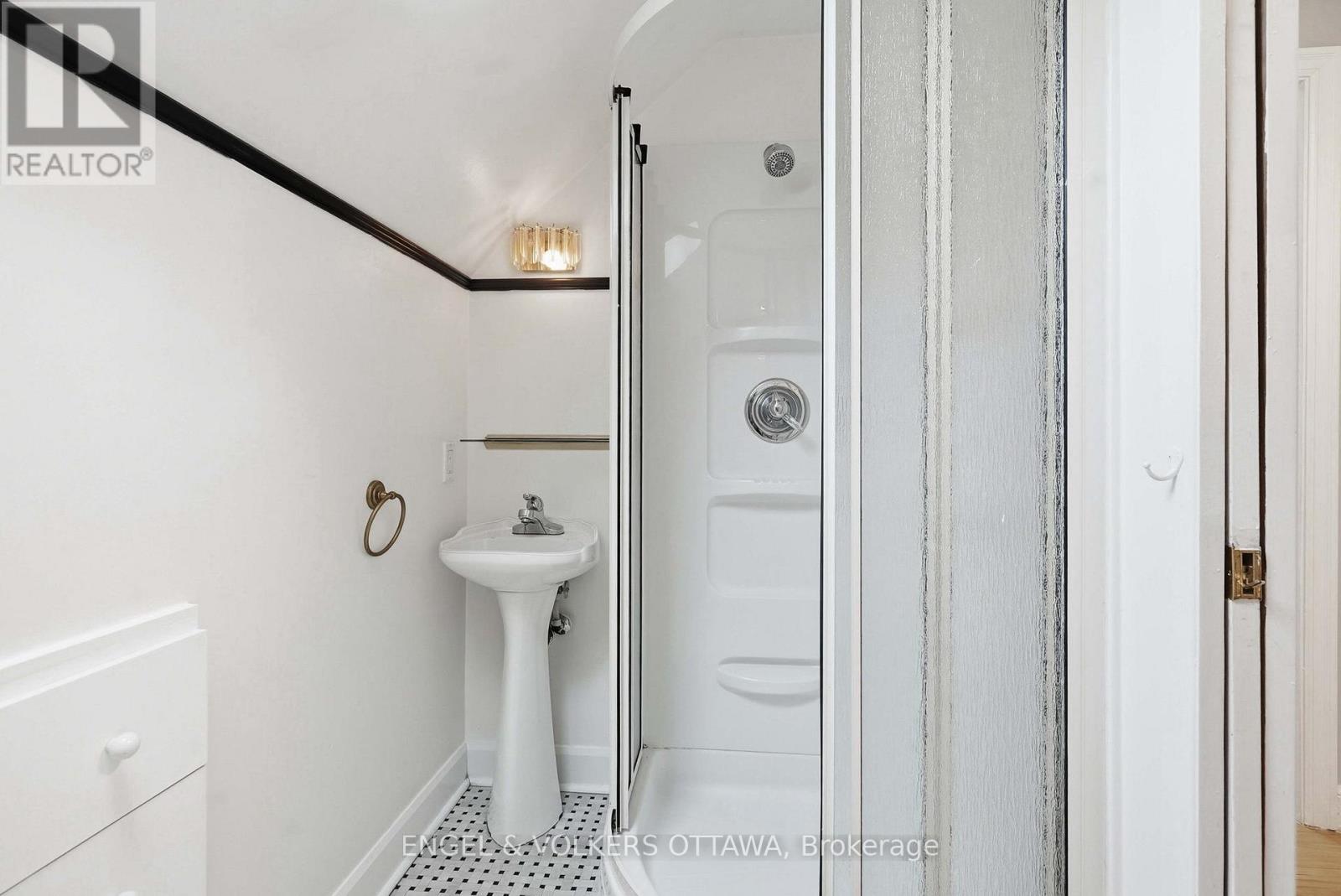 1238 Cheverton Avenue