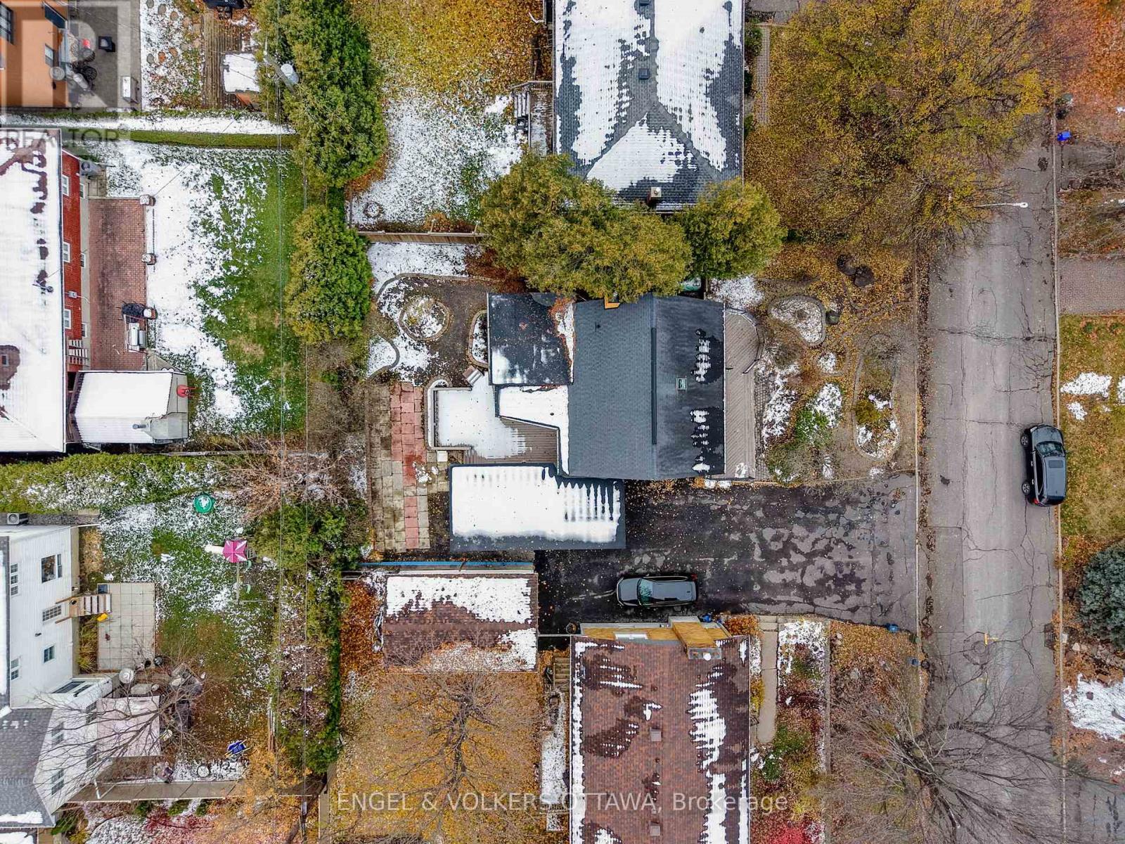 1238 Cheverton Avenue