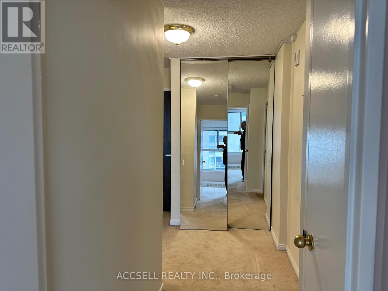 1785 Frobisher Lane N