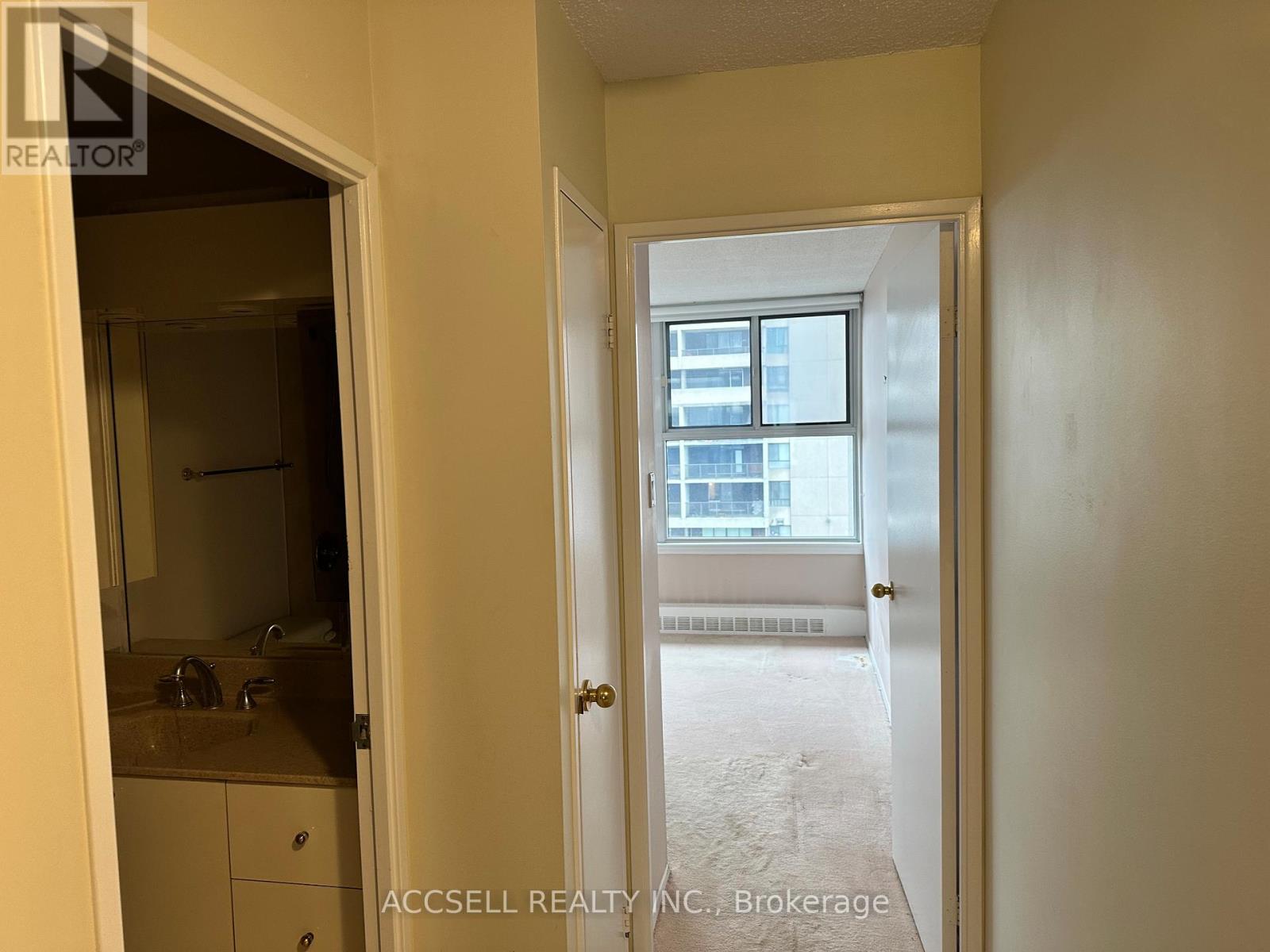 1785 Frobisher Lane N