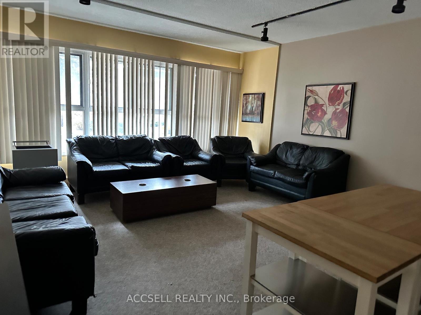 1785 Frobisher Lane N