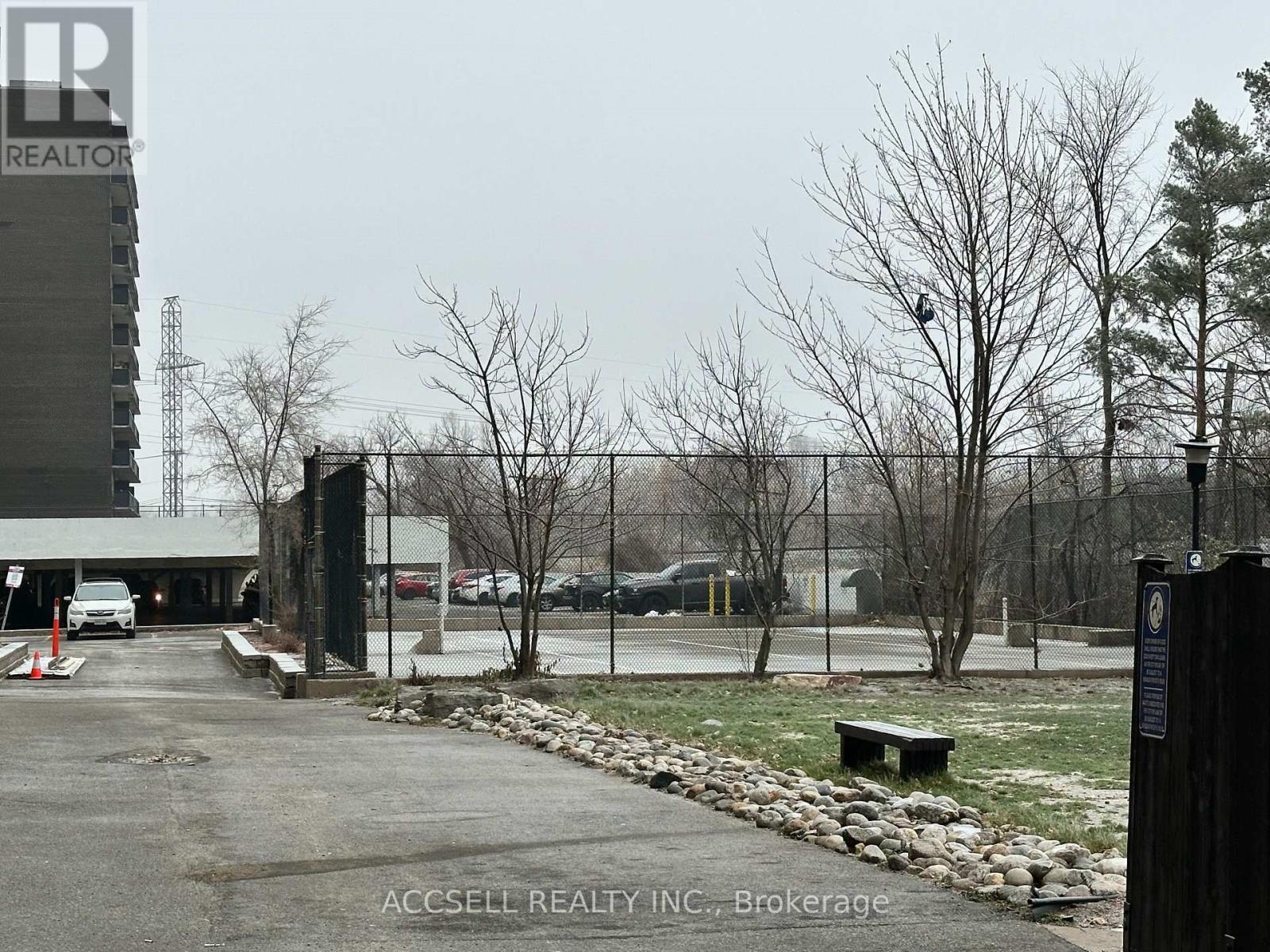 1785 Frobisher Lane N