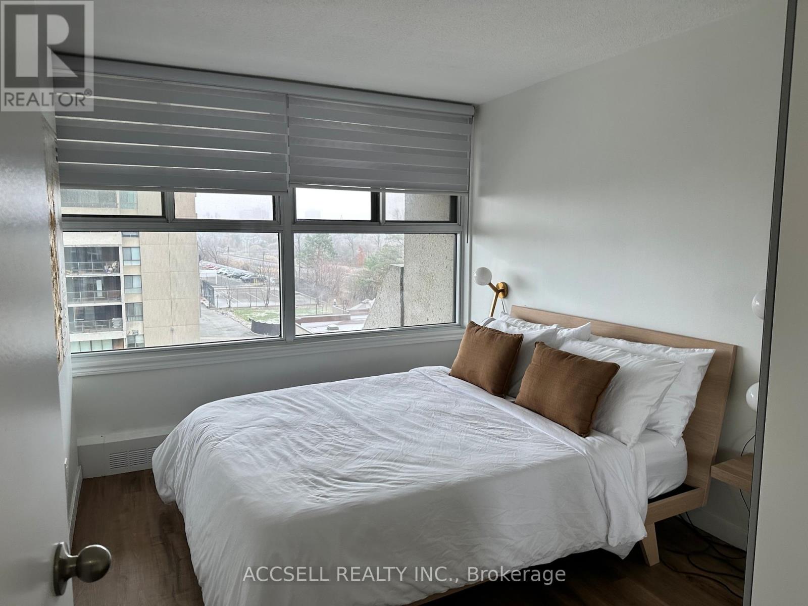 1785 Frobisher Lane N