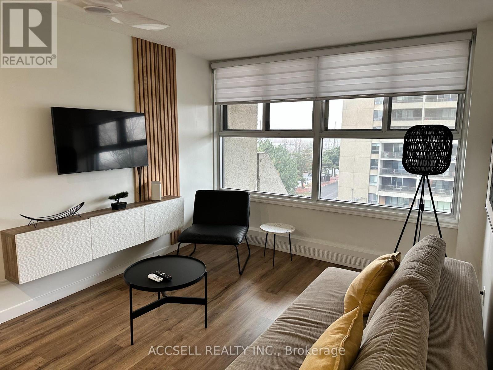 1785 Frobisher Lane N