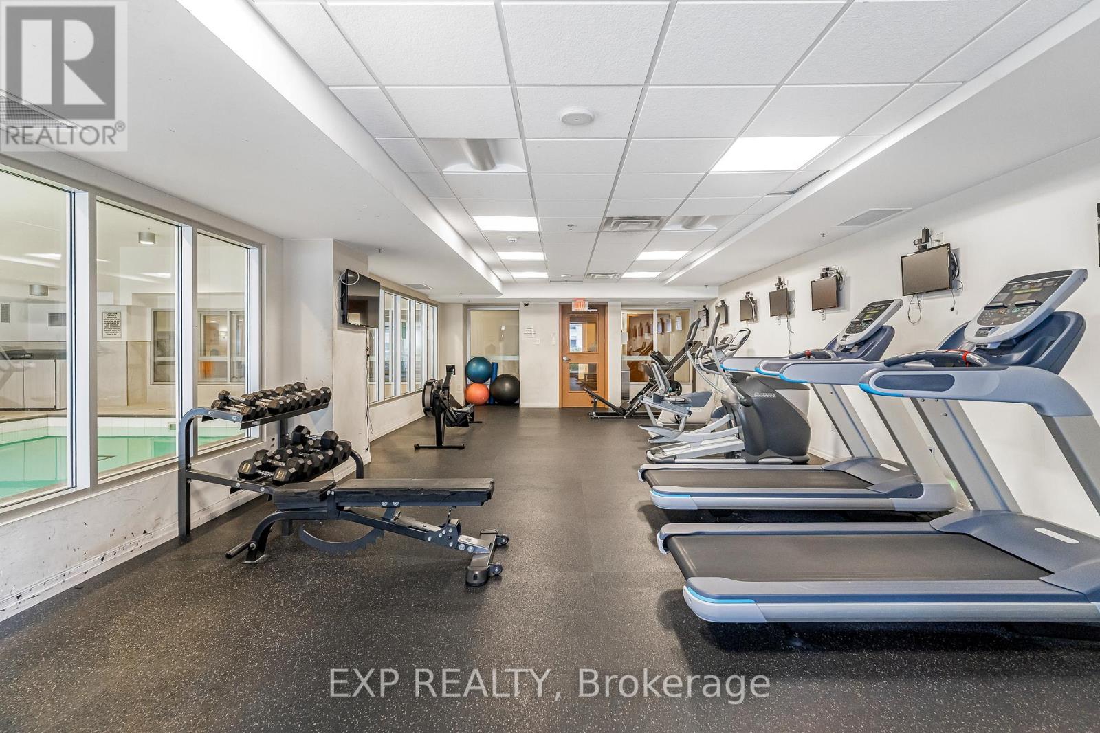 2606 - 242 Rideau Street