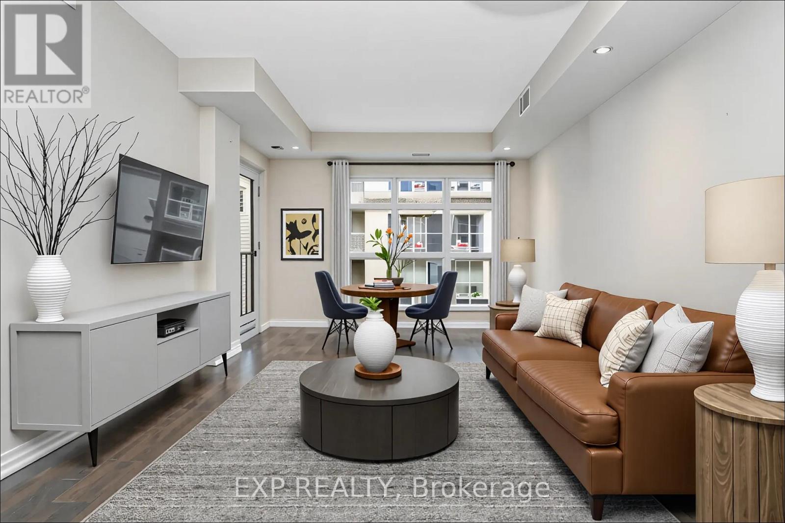 2606 - 242 Rideau Street