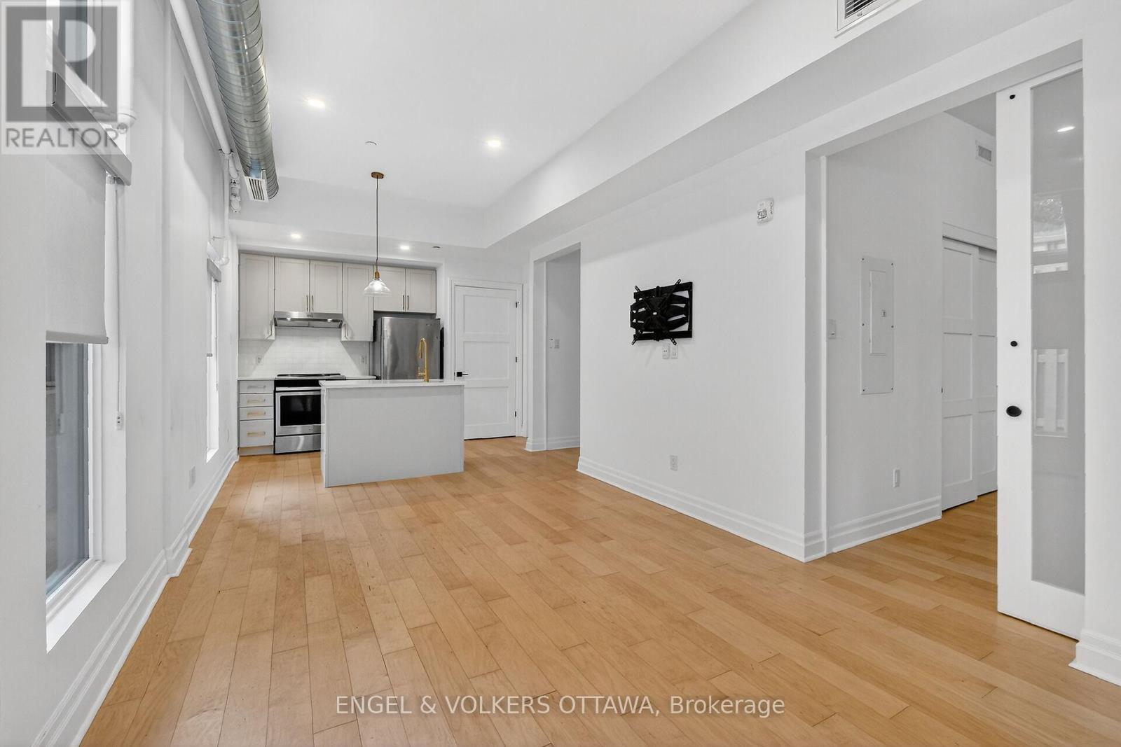 105 - 101 Pinhey Street