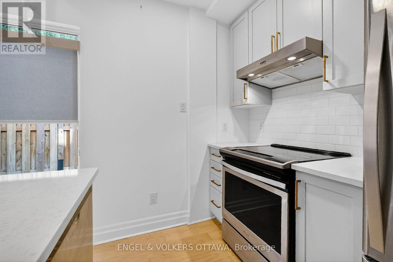 105 - 101 Pinhey Street