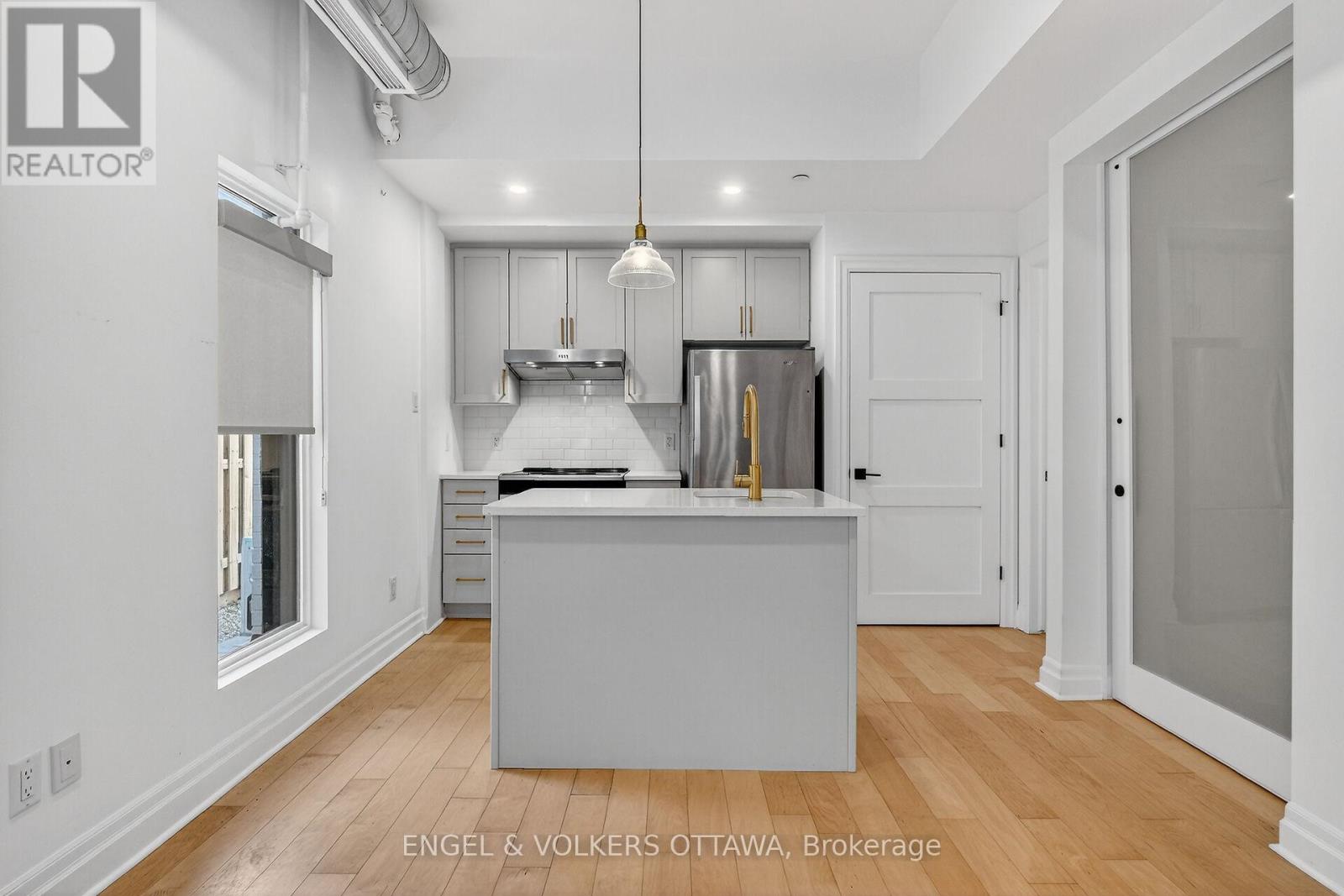 105 - 101 Pinhey Street