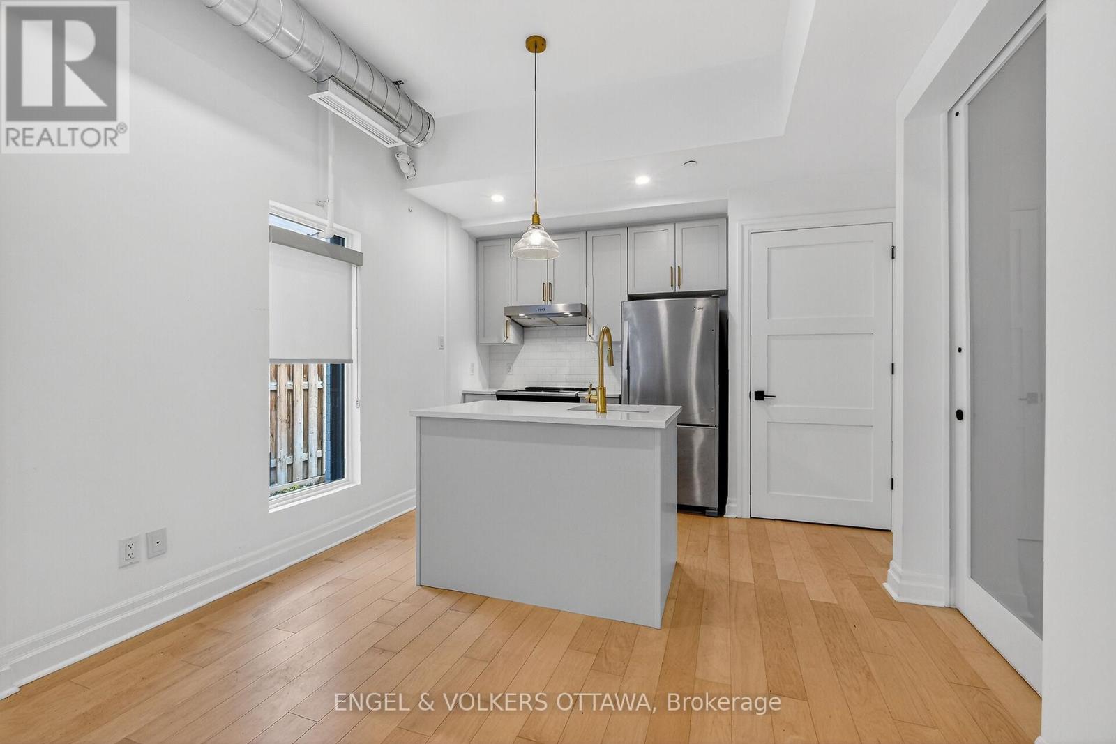 105 - 101 Pinhey Street