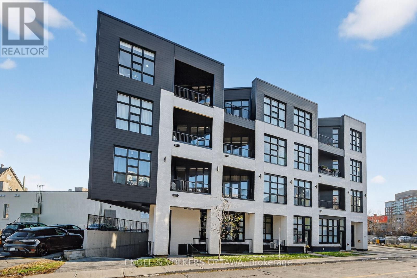 105 - 101 Pinhey Street