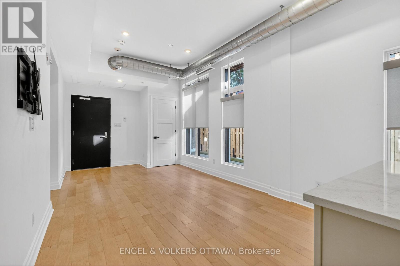 105 - 101 Pinhey Street