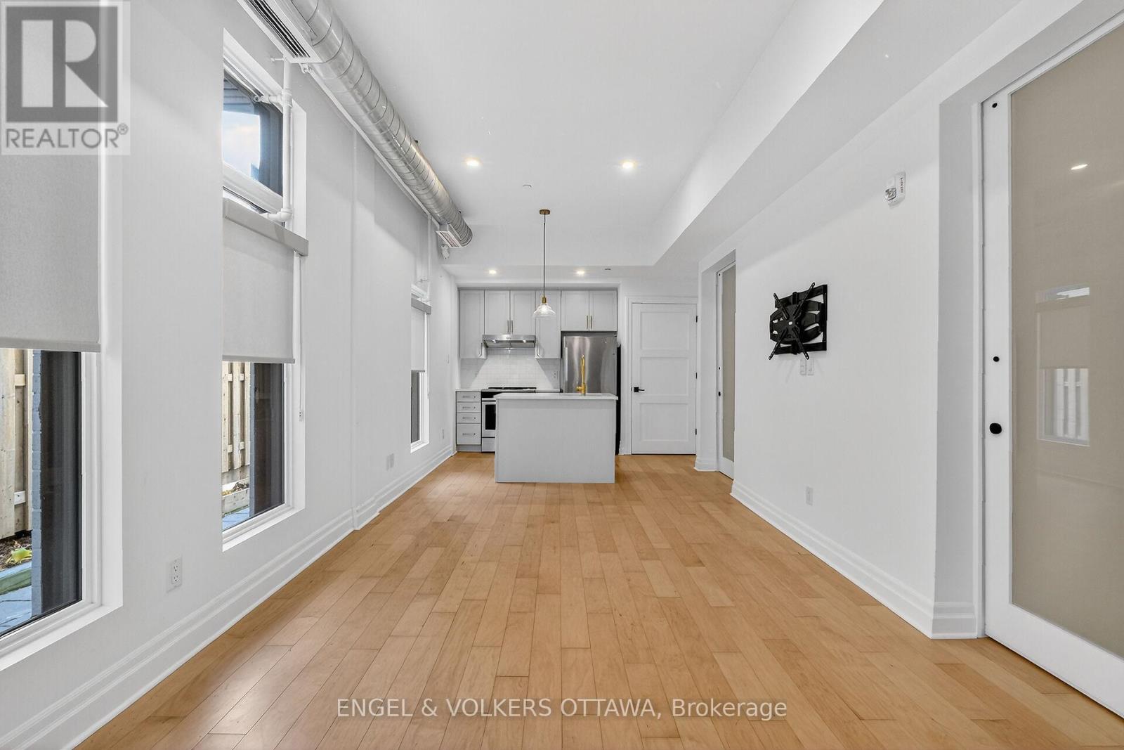 105 - 101 Pinhey Street