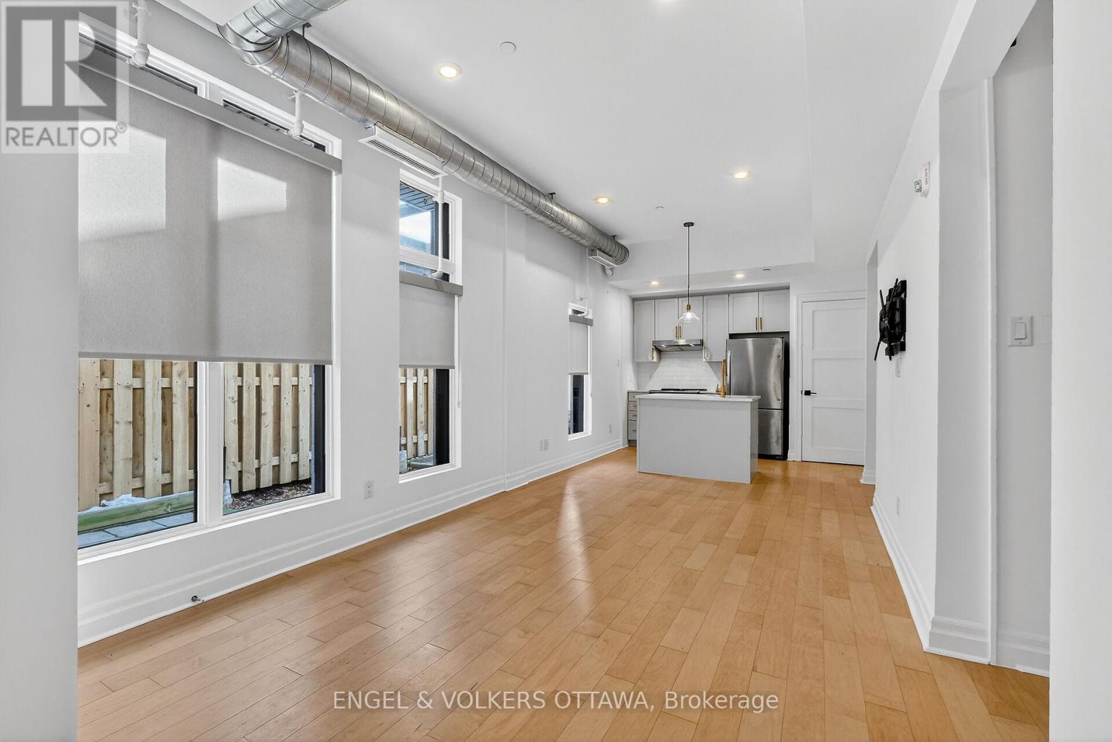 105 - 101 Pinhey Street