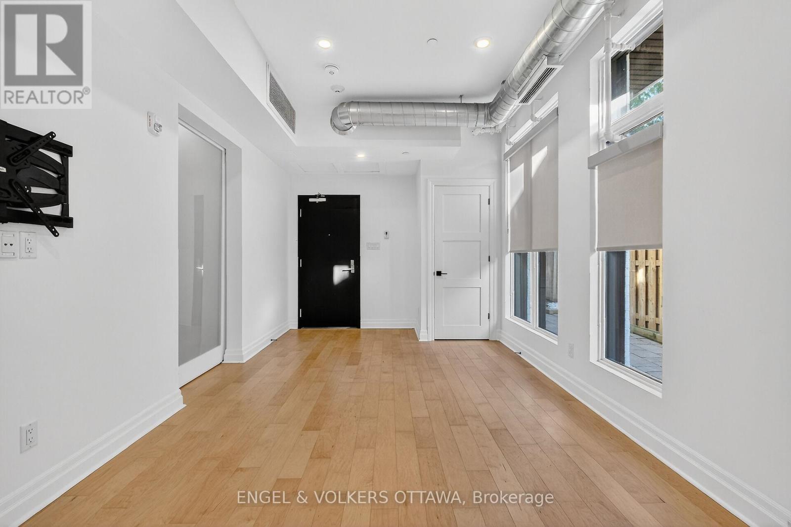 105 - 101 Pinhey Street