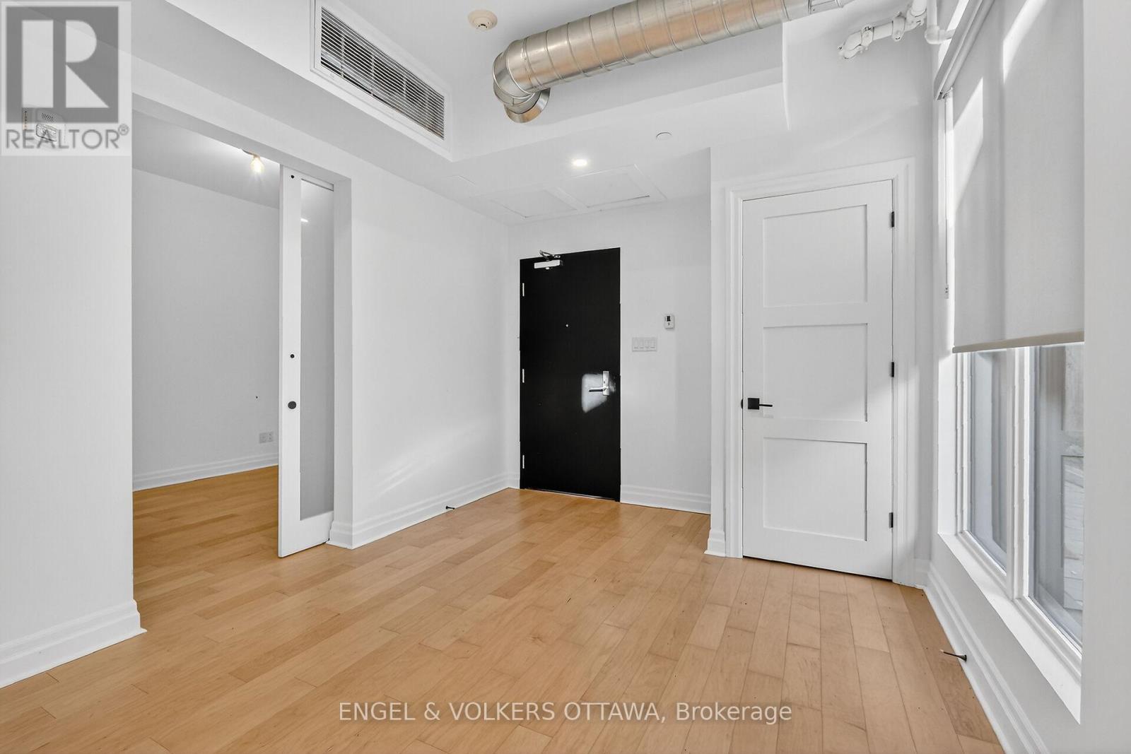 105 - 101 Pinhey Street