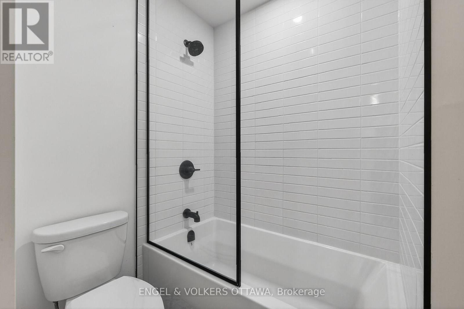 105 - 101 Pinhey Street