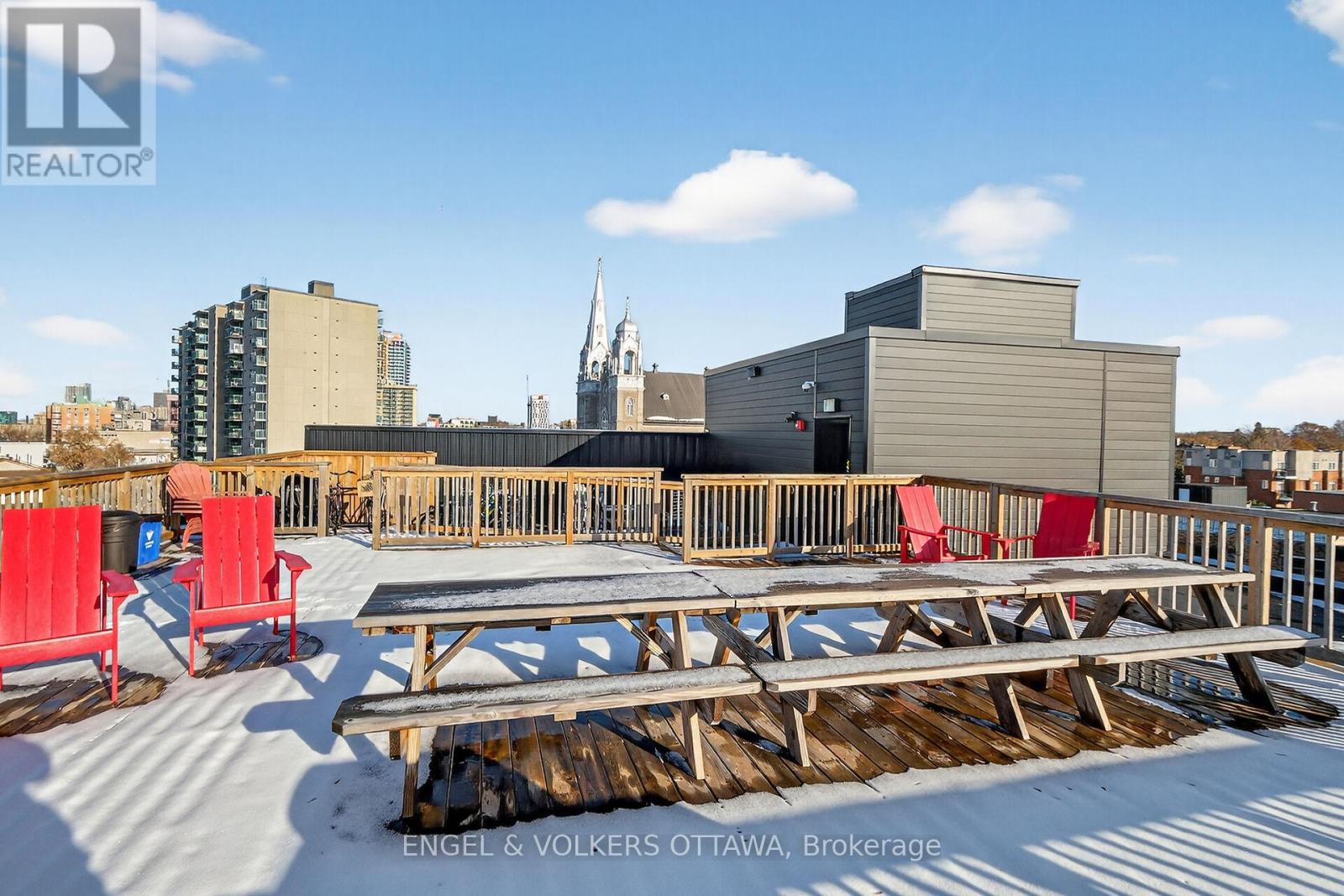 105 - 101 Pinhey Street