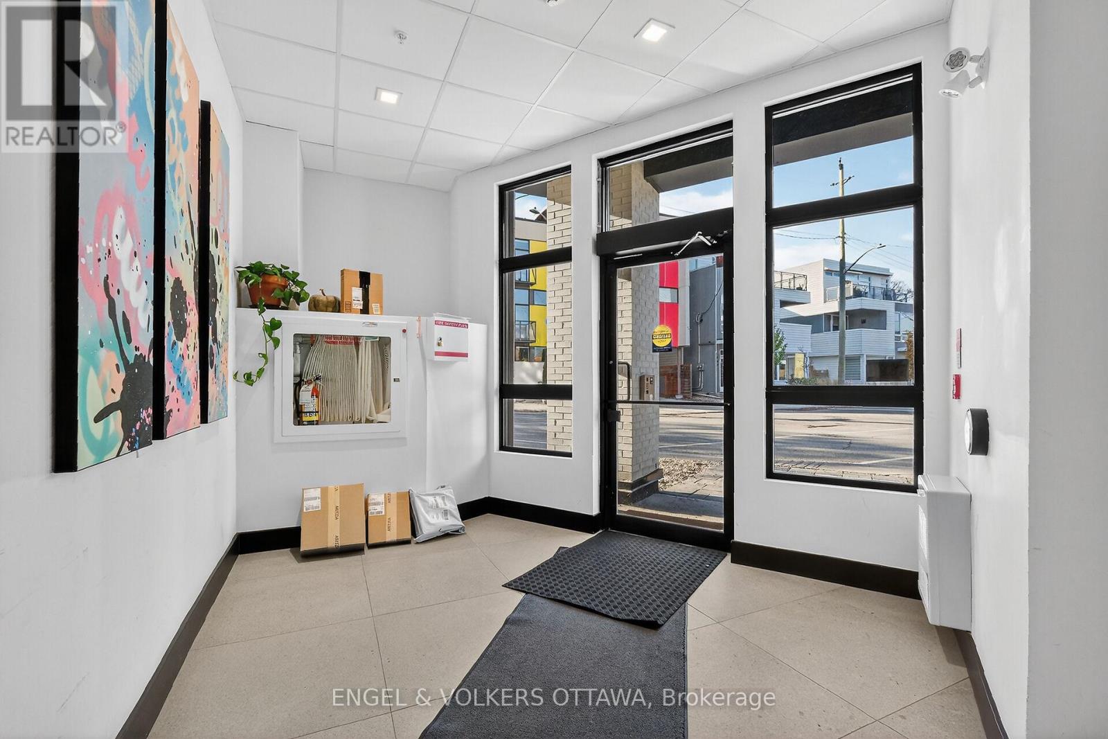 105 - 101 Pinhey Street