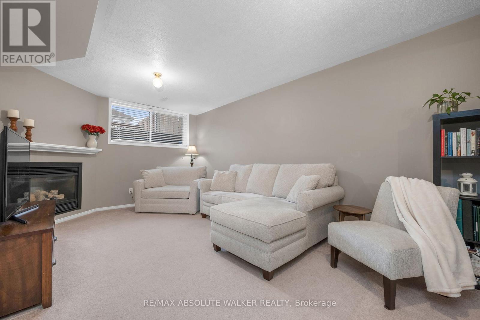 713 Carmella Crescent