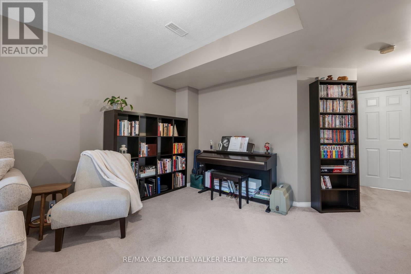 713 Carmella Crescent