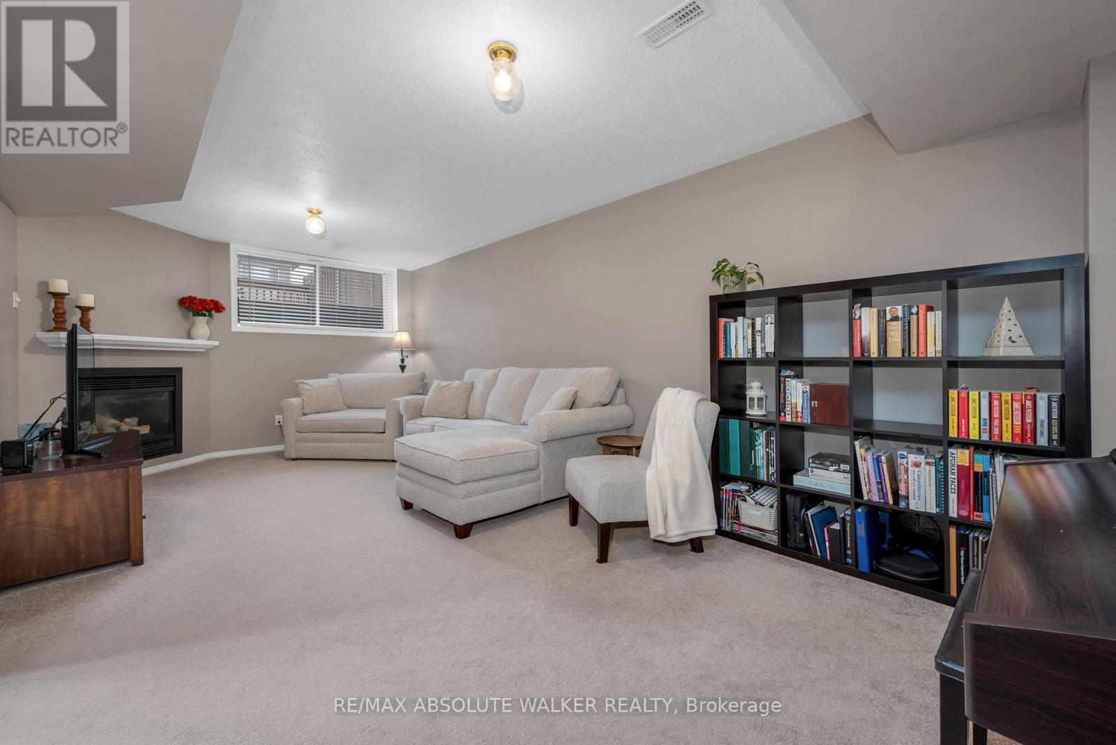 713 Carmella Crescent