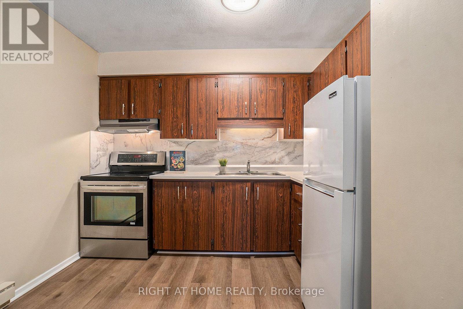 59 - 2939 Fairlea Crescent