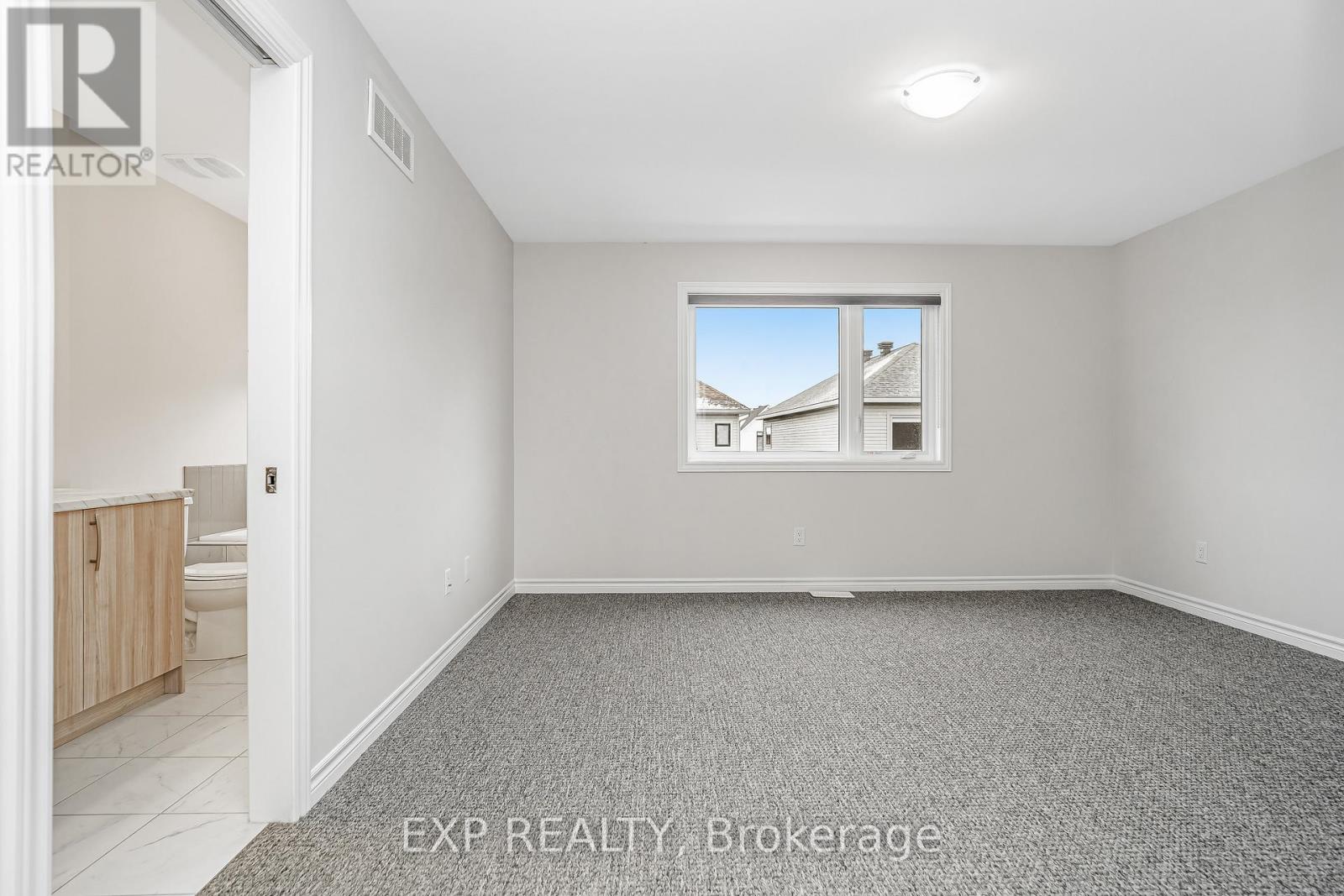 324 Du Ventoux Avenue N