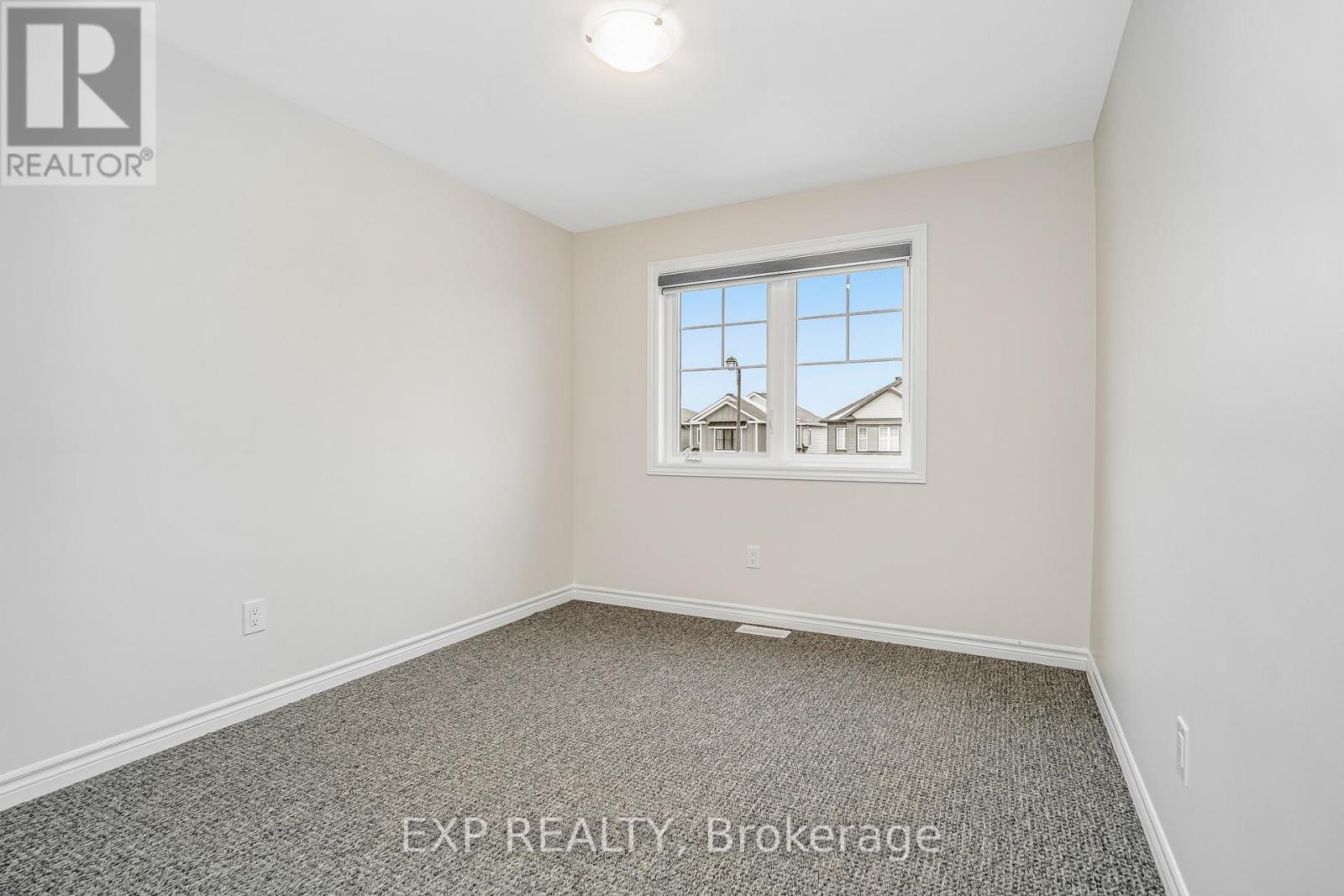 324 Du Ventoux Avenue N