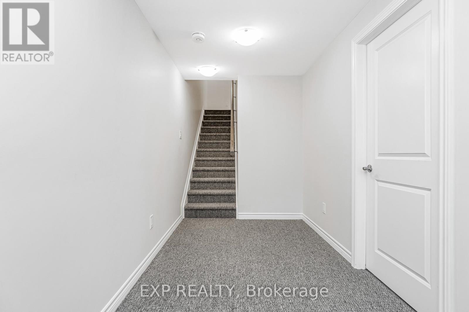 324 Du Ventoux Avenue N