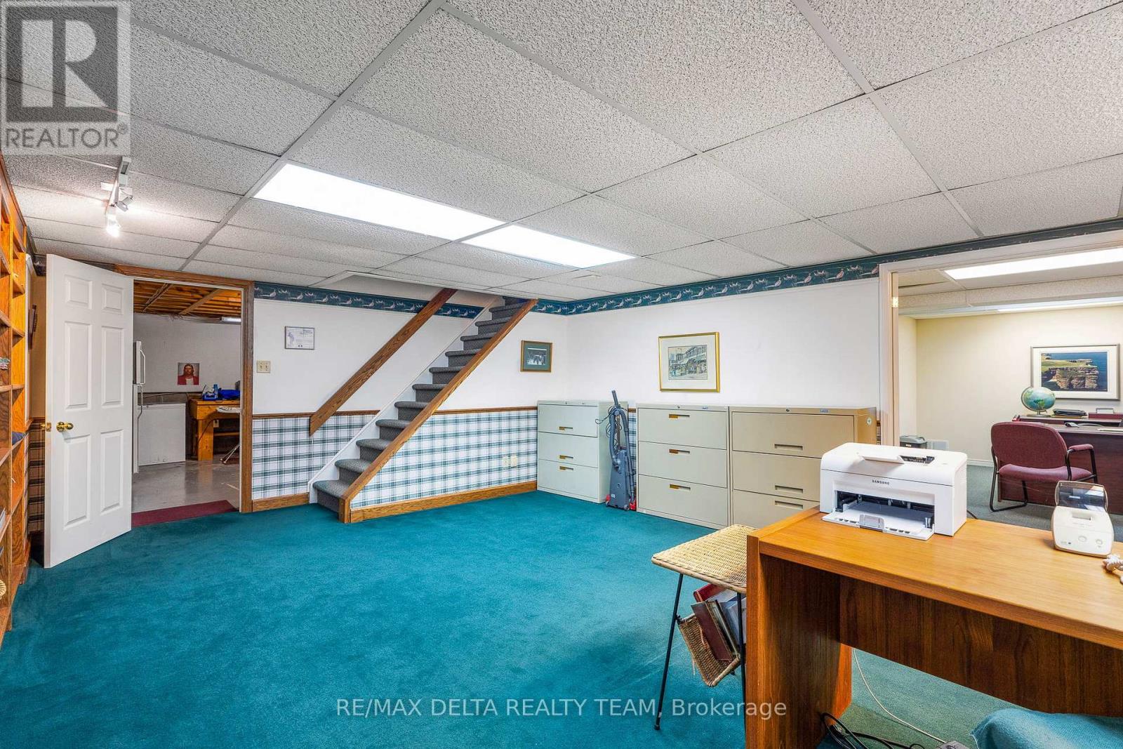 745 Hauteview Crescent