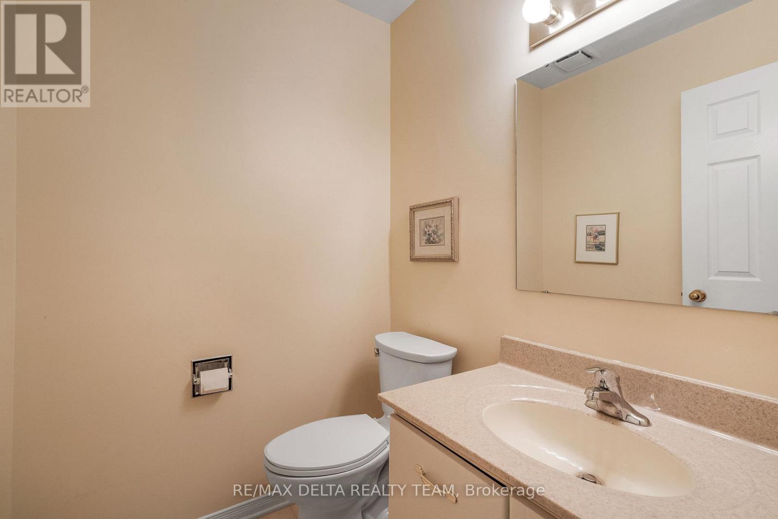 745 Hauteview Crescent