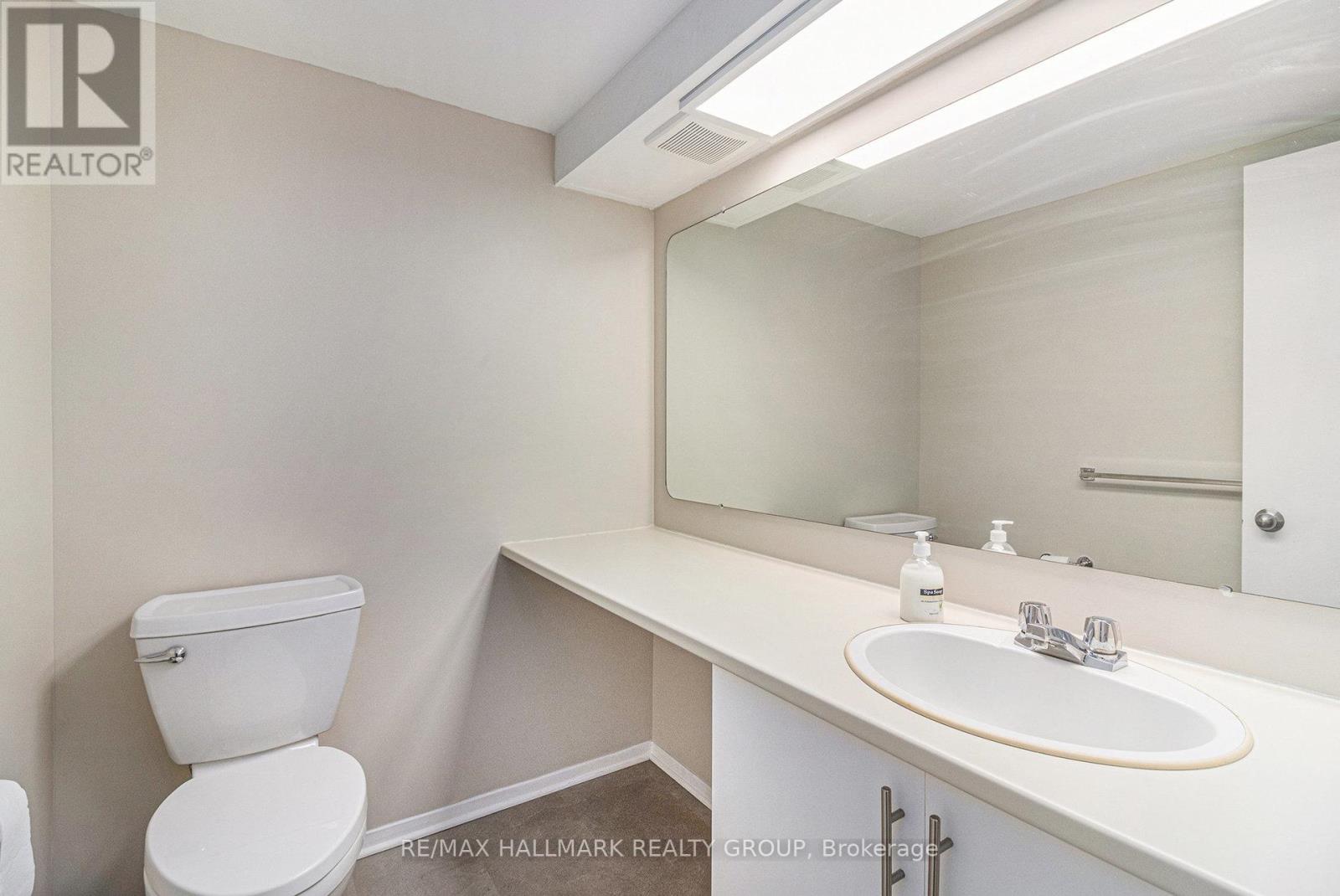 B - 6716 Jeanne D'arc Boulevard N